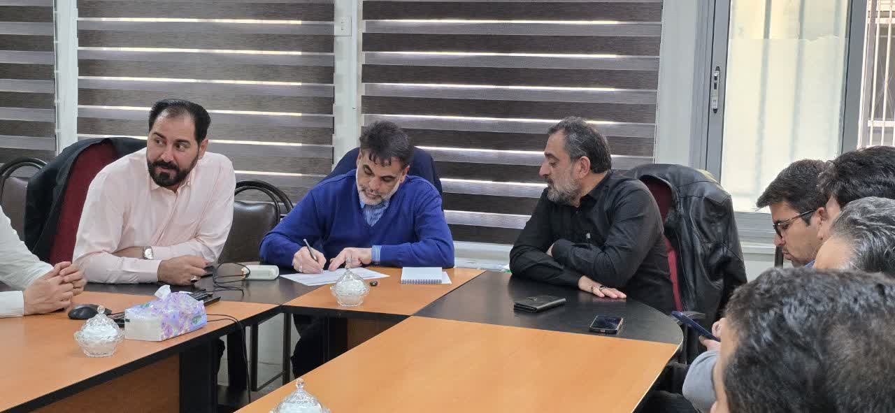  نشست مشترک نماینده کبودراهنگ در مجلس با معاون توسعه دانشگاه برای بررسی پروژه‌های سلامت شهرستان