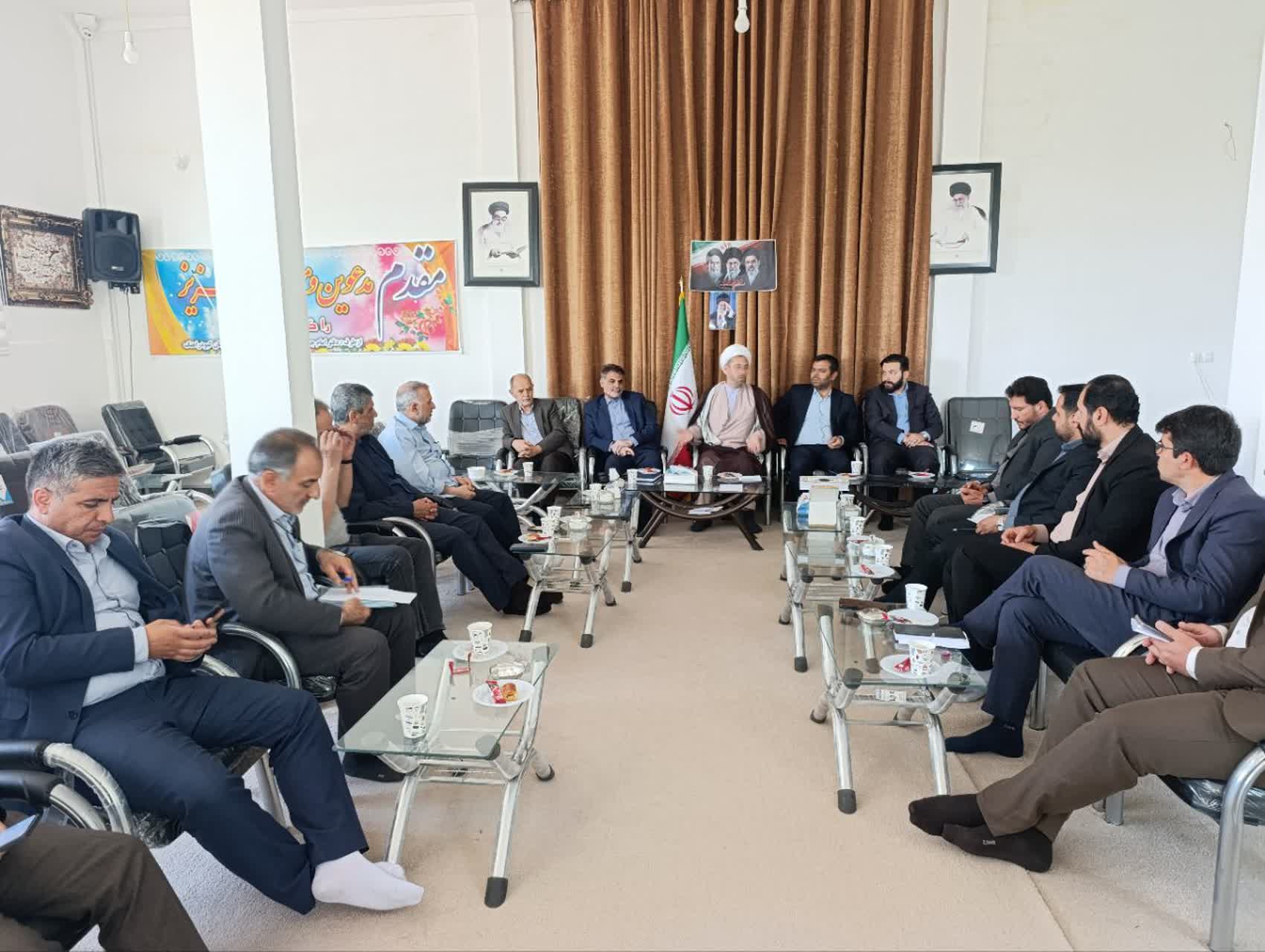  گام‌های عملی برای ارتقای سلامت در شهرستان کبودراهنگ؛ بررسی تملیک زمین بیمارستان ۳۰۰ تختخوابی با حضور نماینده مردم و مسئولان شهرستان